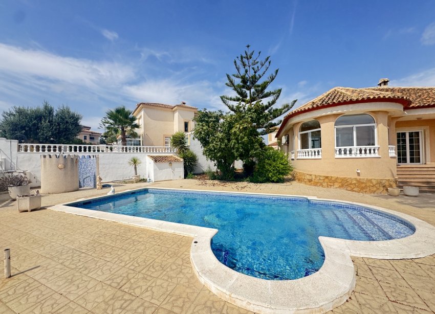 Resale - Villa - San Miguel de Salinas