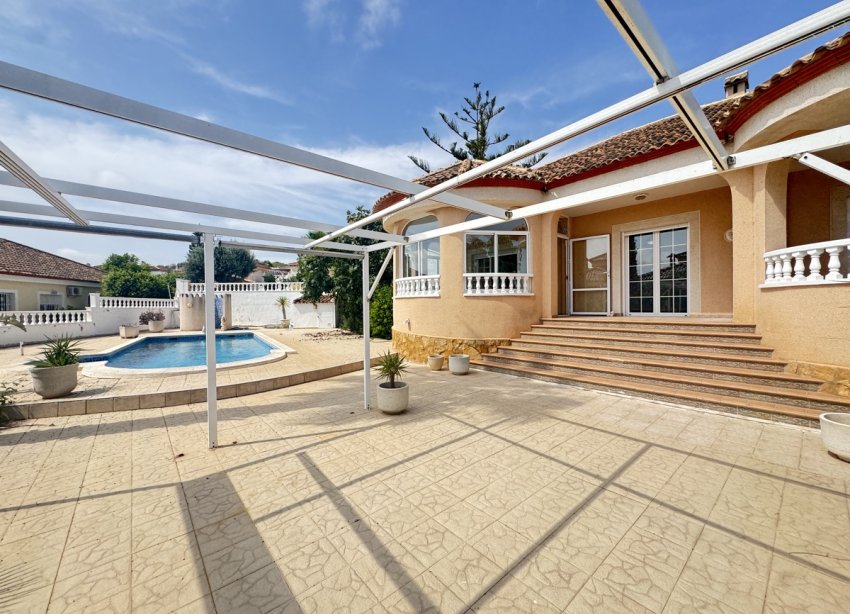 Resale - Villa - San Miguel de Salinas