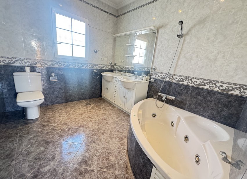 Resale - Villa - San Miguel de Salinas