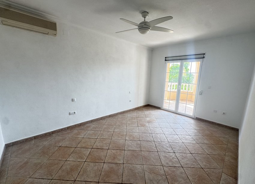 Resale - Villa - San Miguel de Salinas