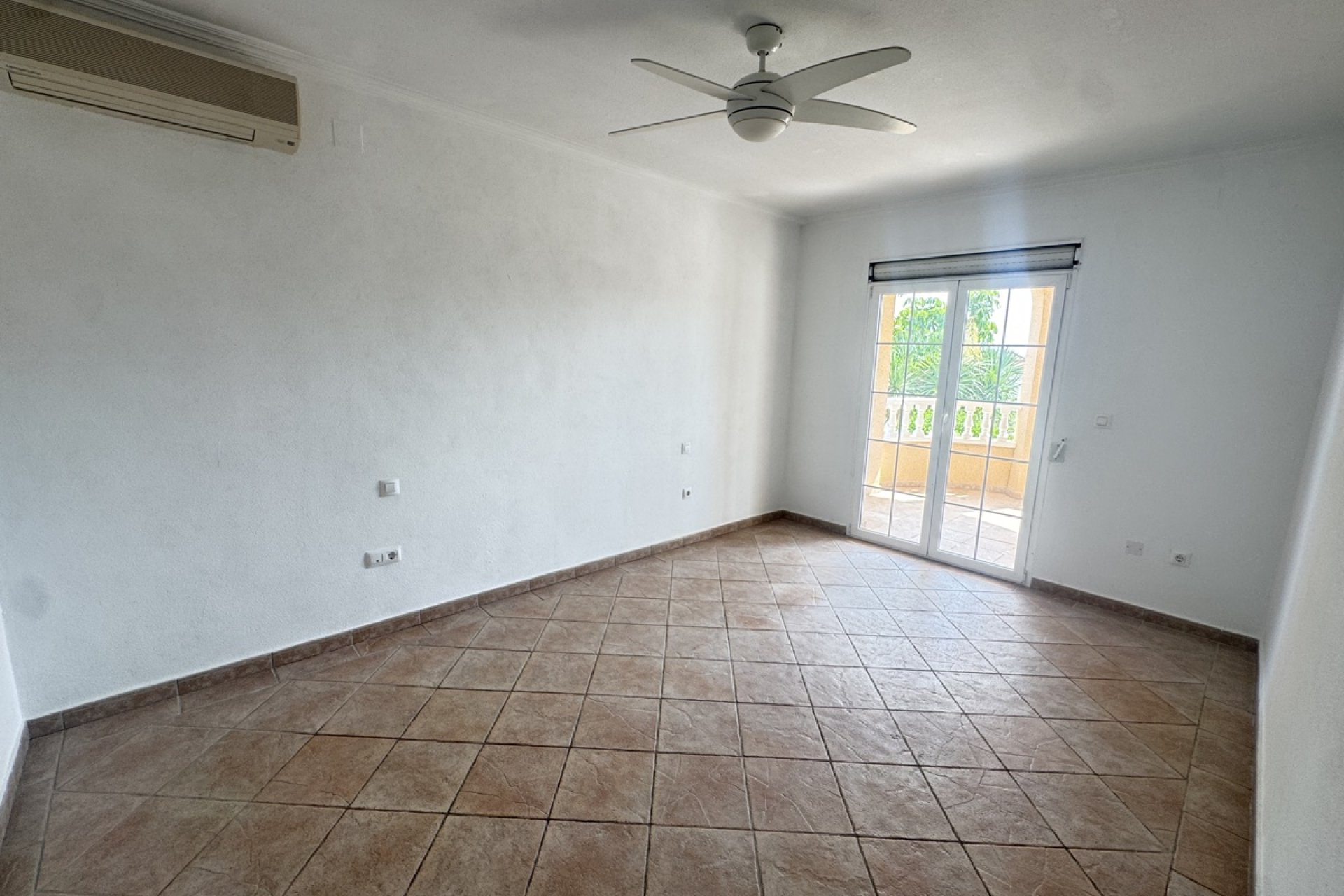 Resale - Villa - San Miguel de Salinas