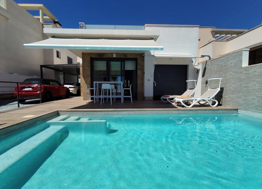 Resale - Villa - San Miguel de Salinas