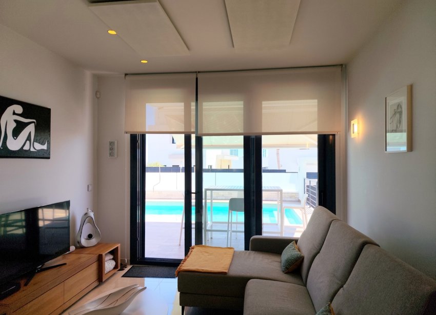 Resale - Villa - San Miguel de Salinas
