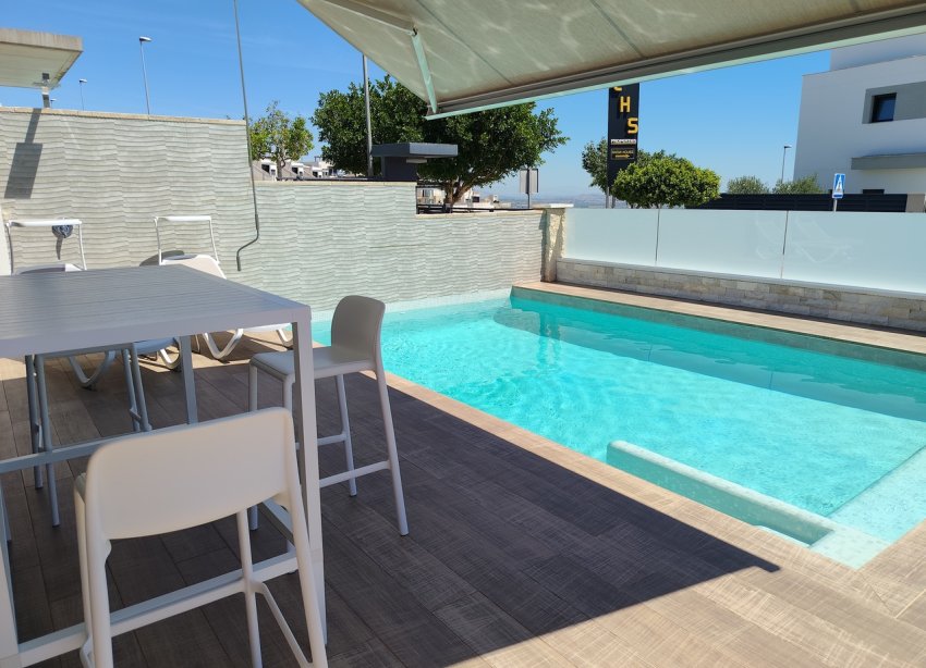 Resale - Villa - San Miguel de Salinas