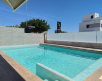 Resale - Villa - San Miguel de Salinas