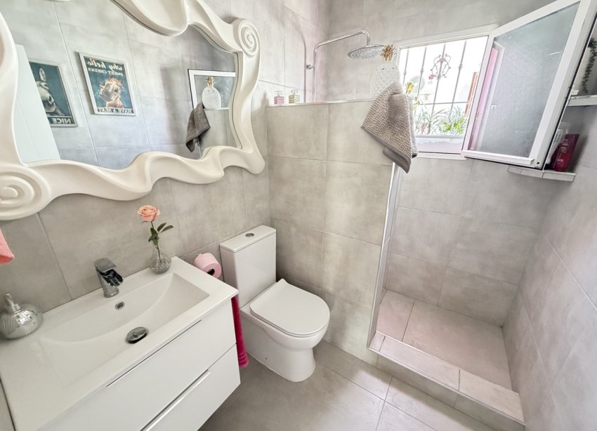 Resale - Villa - San Miguel de Salinas