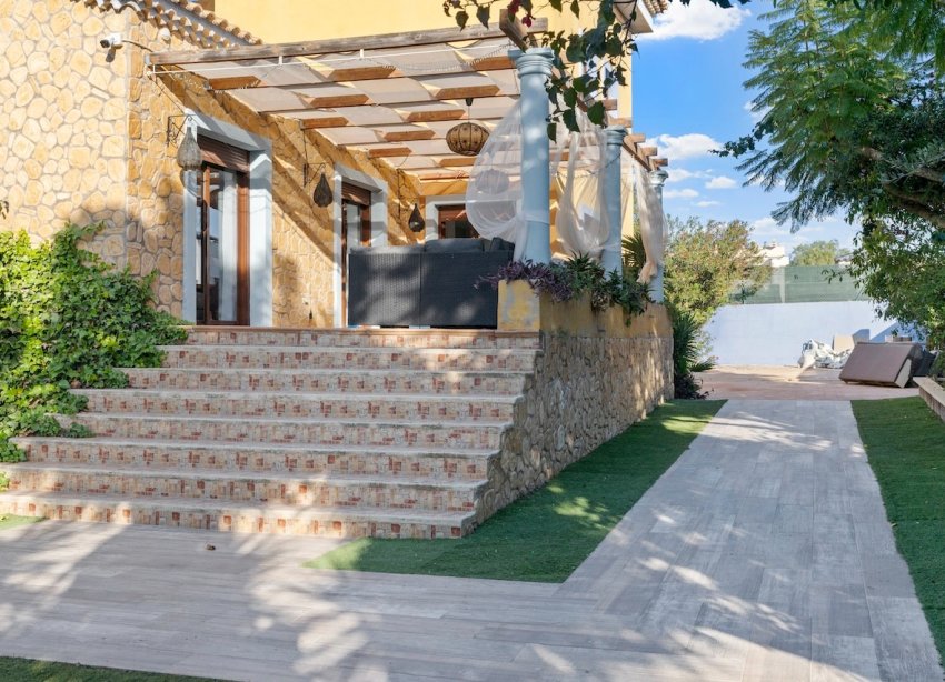 Resale - Villa - Santa Pola - El Poble Llevanti