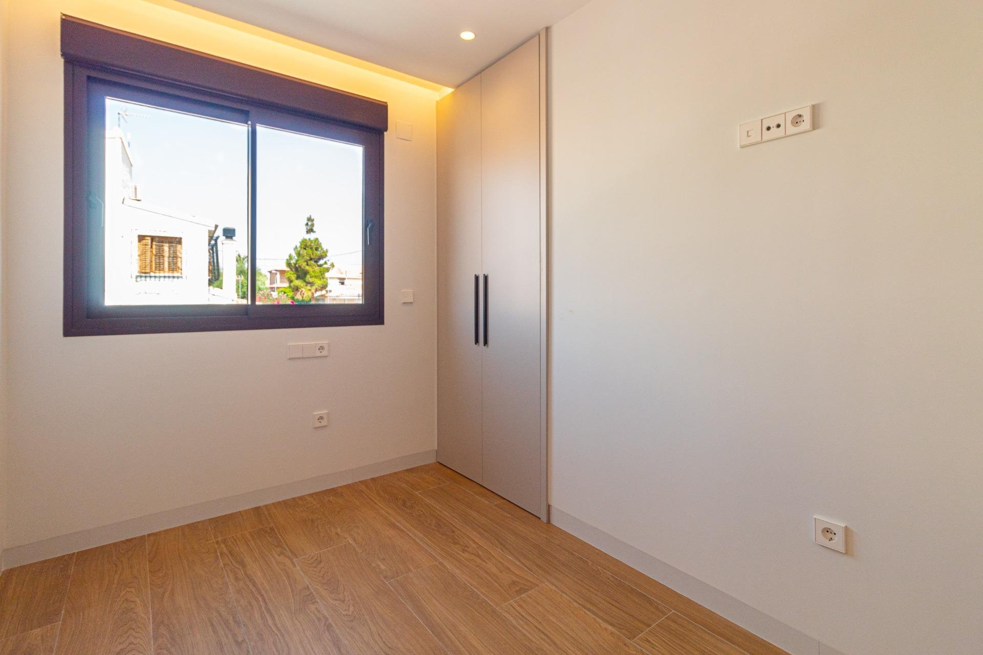 Resale - Villa - Santiago de la Ribera - Playa de santiago de la ribera