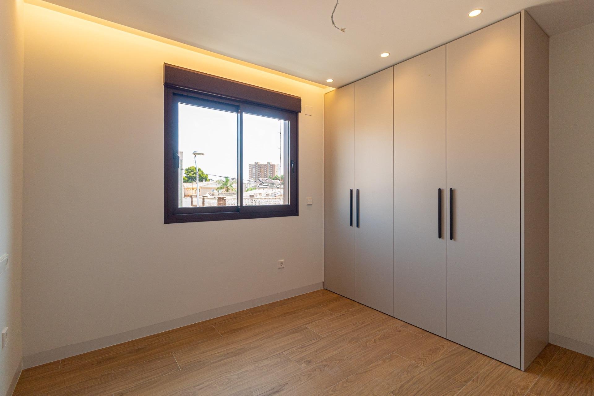 Resale - Villa - Santiago de la Ribera - Playa de santiago de la ribera