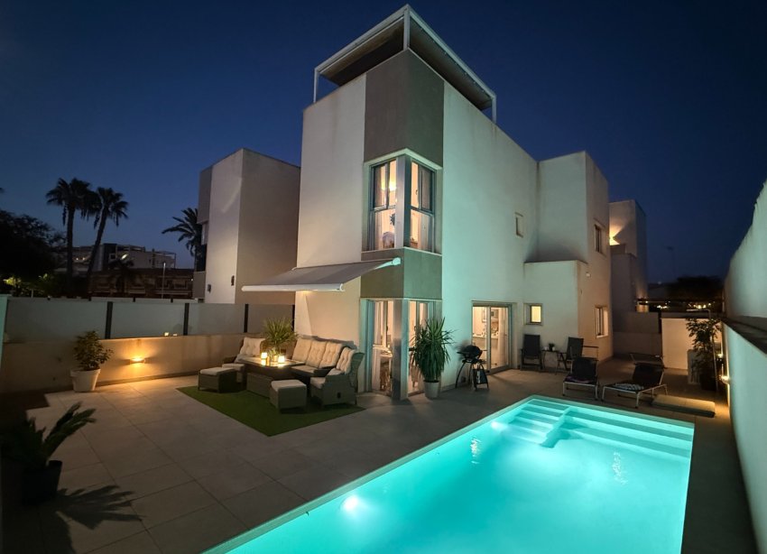 Resale - Villa - Santiago de la Ribera - Zona De La Playa