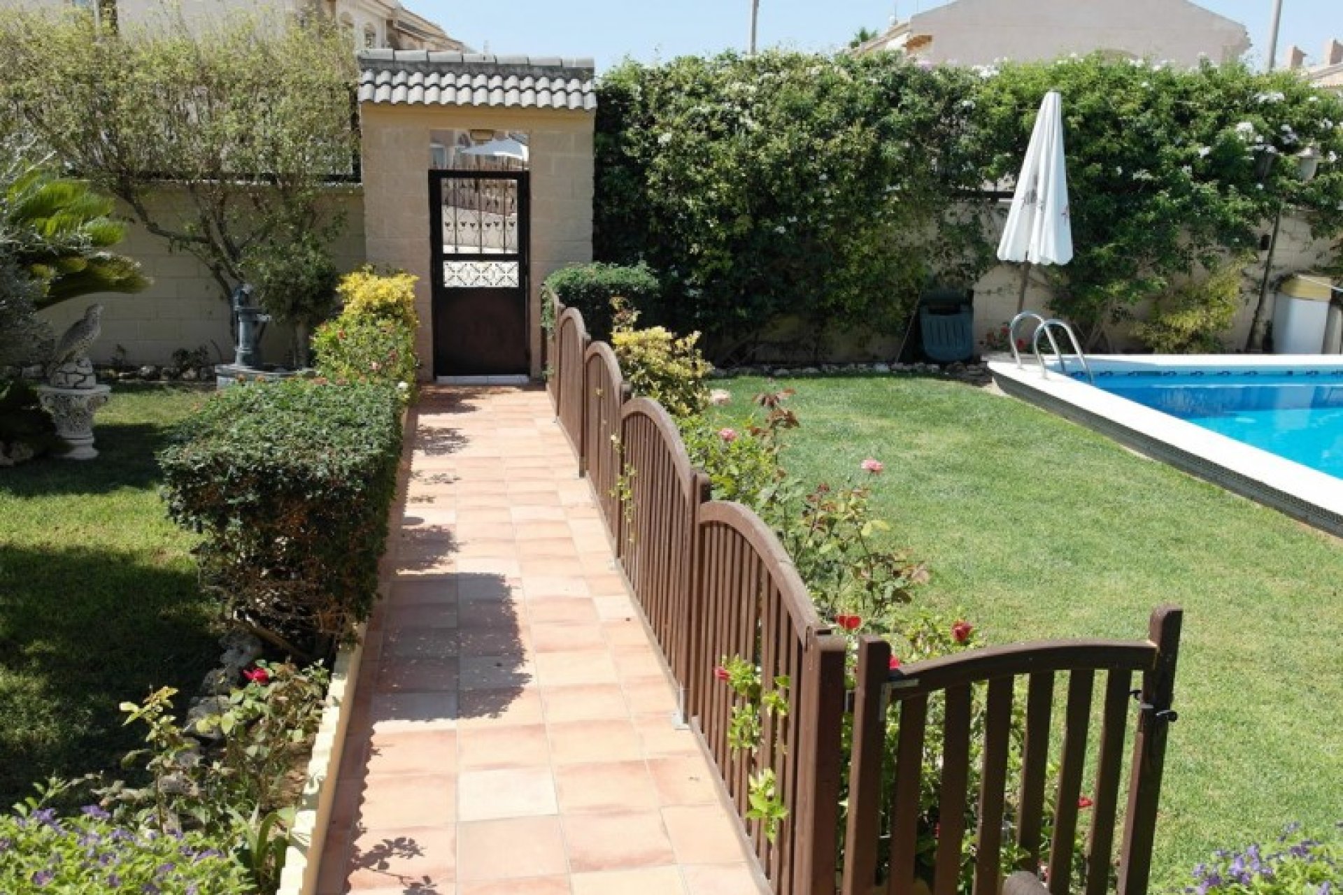 Resale - Villa - Torrevieja - Aguas Nuevas