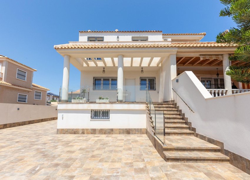 Resale - Villa - Torrevieja - Aguas Nuevas