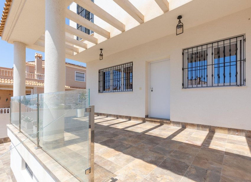 Resale - Villa - Torrevieja - Aguas Nuevas