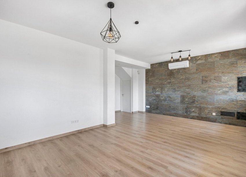 Resale - Villa - Torrevieja - Aguas Nuevas