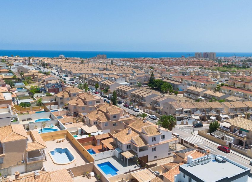Resale - Villa - Torrevieja - Aguas Nuevas