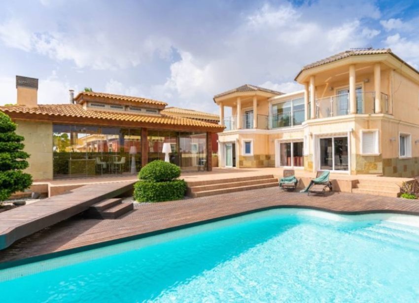 Resale - Villa - Torrevieja - Aguas Nuevas