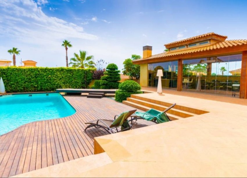 Resale - Villa - Torrevieja - Aguas Nuevas