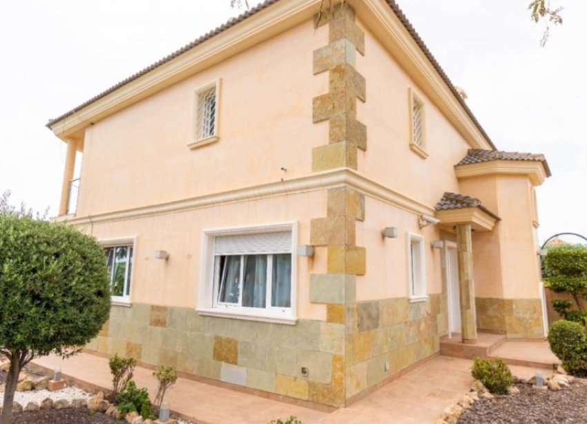 Resale - Villa - Torrevieja - Aguas Nuevas