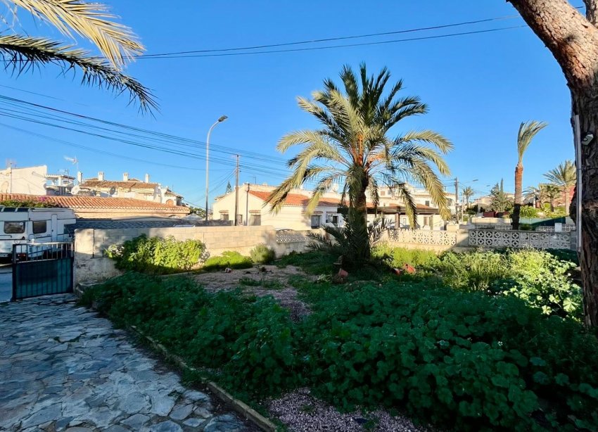 Resale - Villa - Torrevieja - Aguas Nuevas
