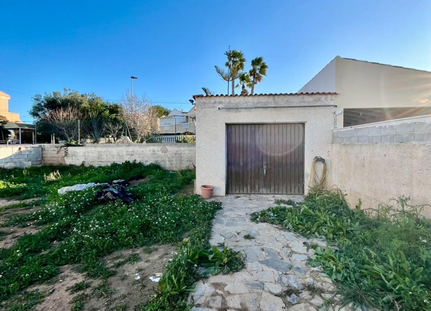 Resale - Villa - Torrevieja - Aguas Nuevas