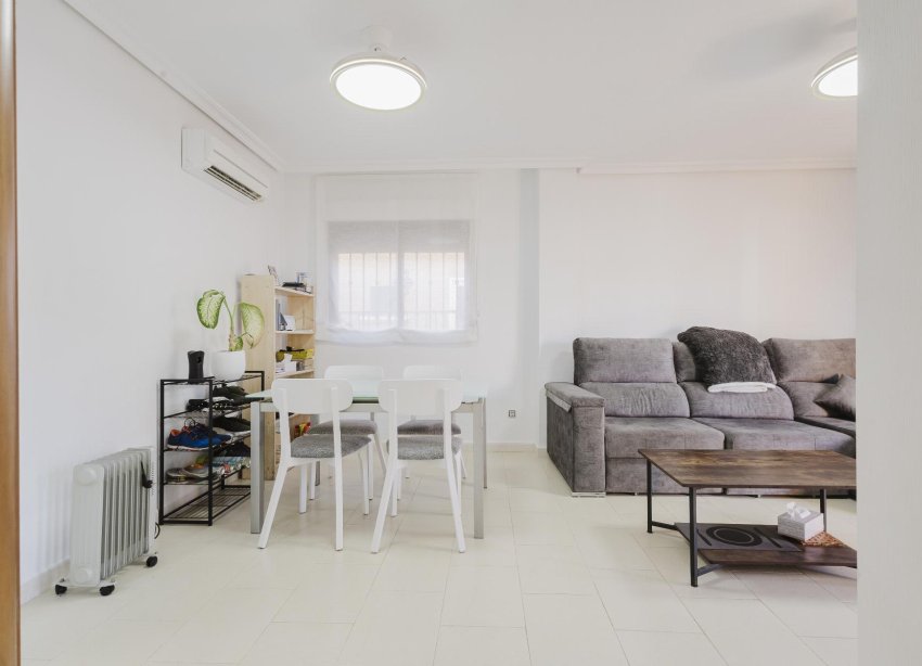 Resale - Villa - Torrevieja - Aguas Nuevas