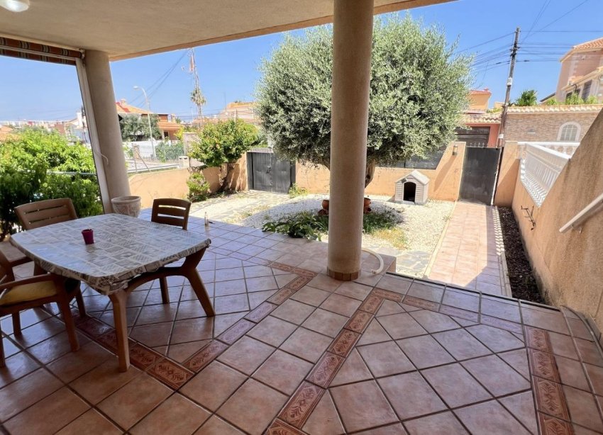 Resale - Villa - Torrevieja - Aguas Nuevas