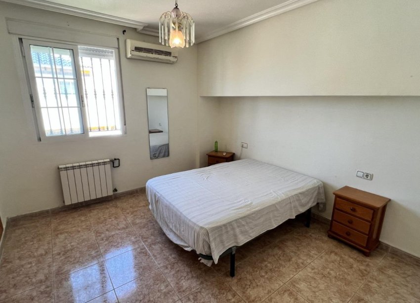 Resale - Villa - Torrevieja - Aguas Nuevas