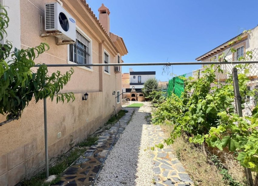 Resale - Villa - Torrevieja - Aguas Nuevas