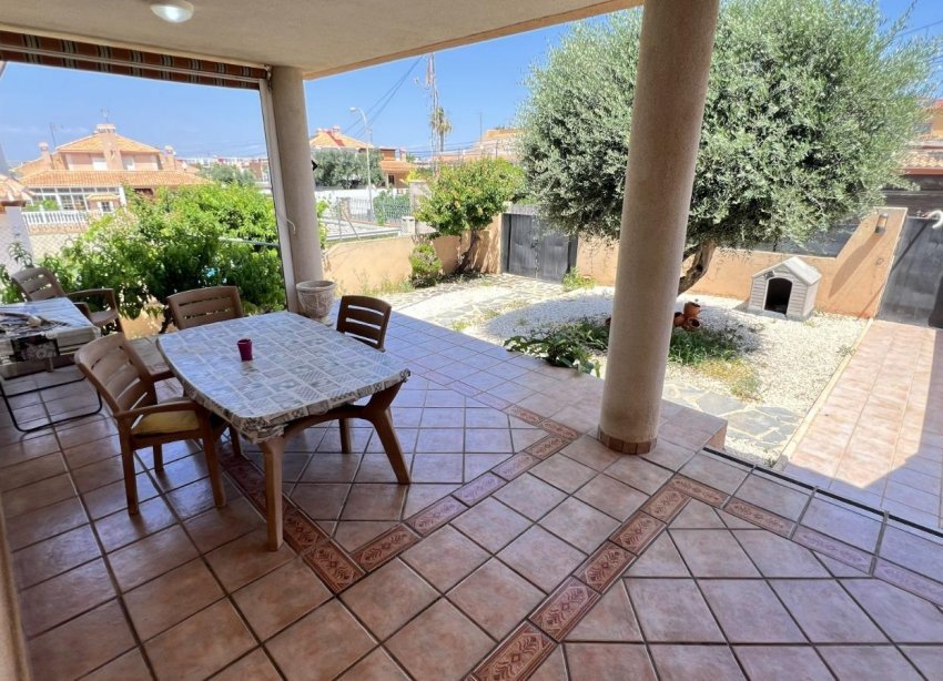 Resale - Villa - Torrevieja - Aguas Nuevas