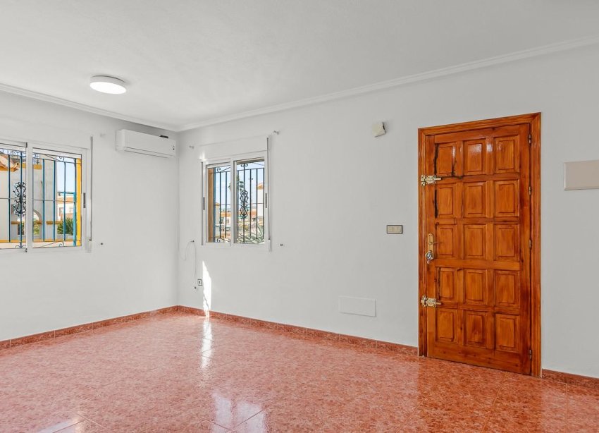 Resale - Villa - Torrevieja - Centro