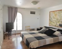 Resale - Villa - Torrevieja - Centro