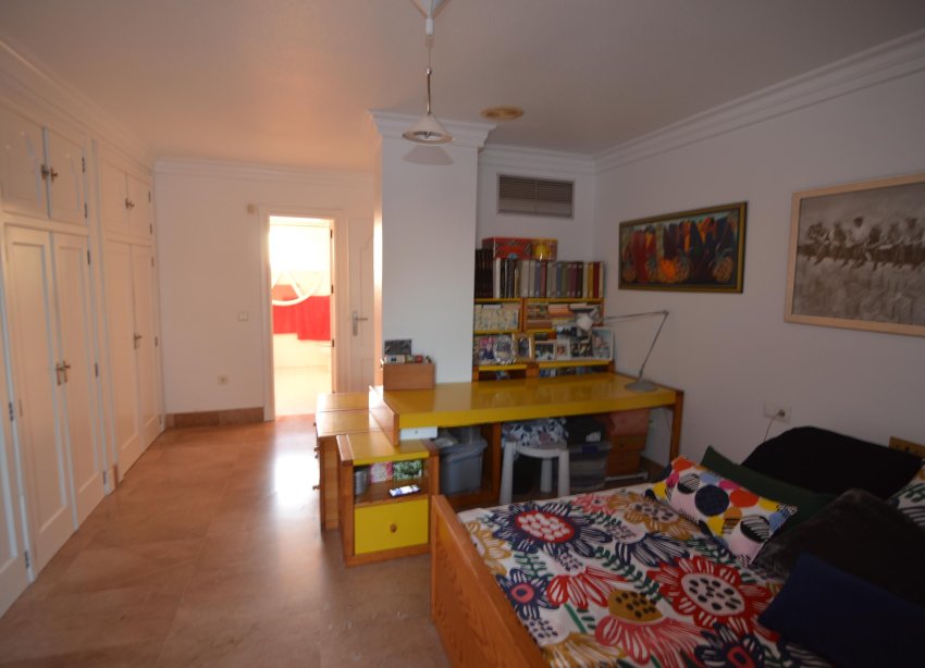 Resale - Villa - Torrevieja - Centro