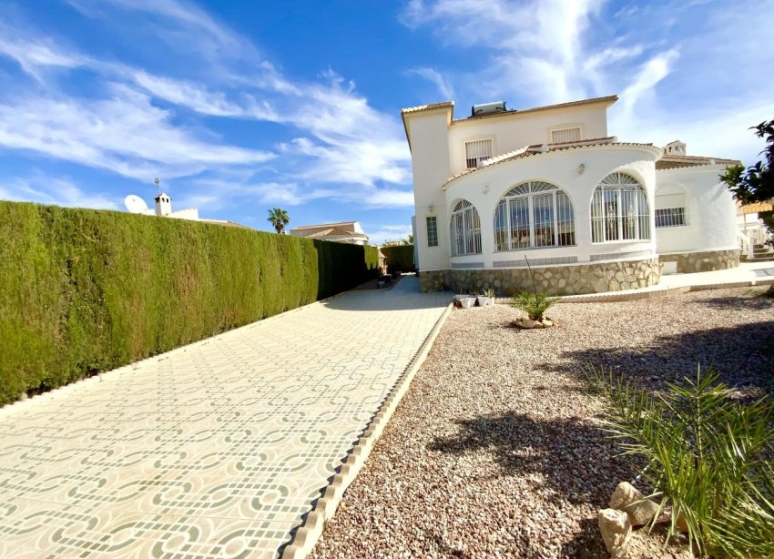 Resale - Villa - Torrevieja - Centro