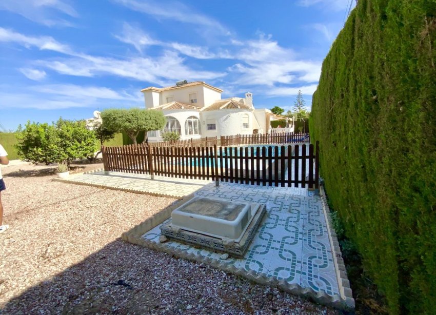 Resale - Villa - Torrevieja - Centro