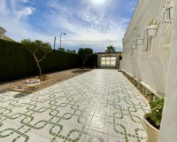 Resale - Villa - Torrevieja - Centro