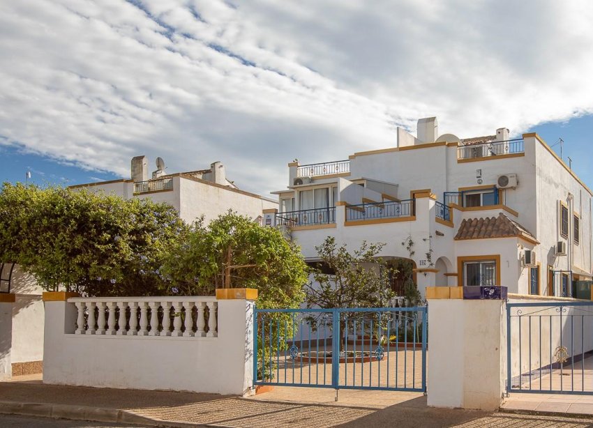 Resale - Villa - Torrevieja - Centro