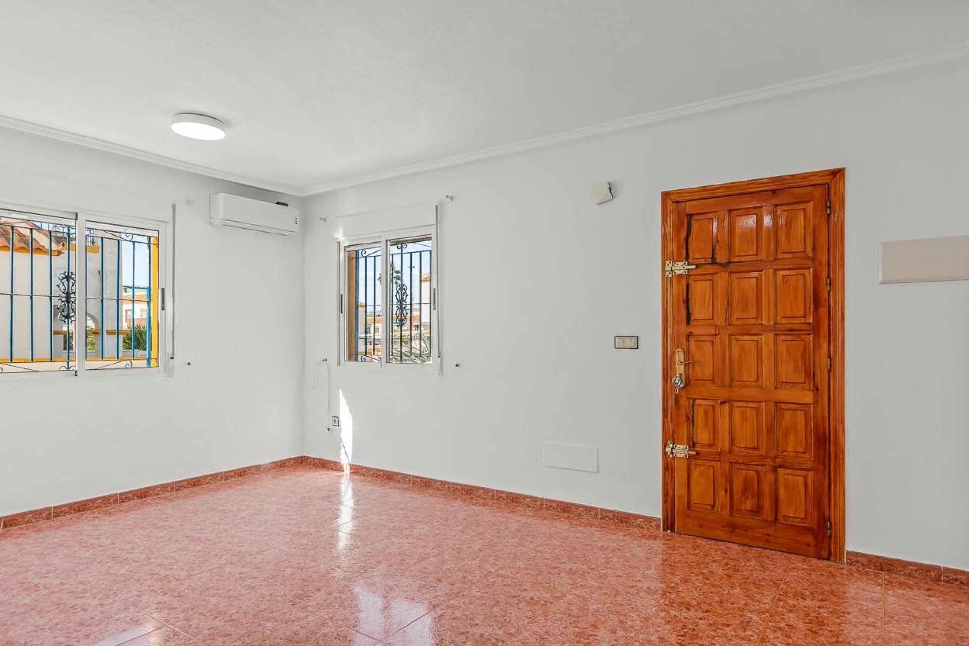 Resale - Villa - Torrevieja - Centro