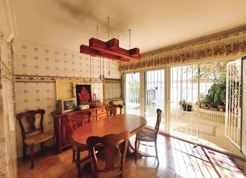 Resale - Villa - Torrevieja - Centro