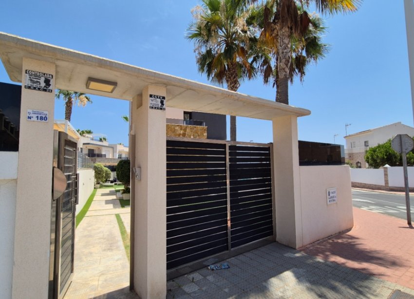 Resale - Villa - Torrevieja - Costa Blanca
