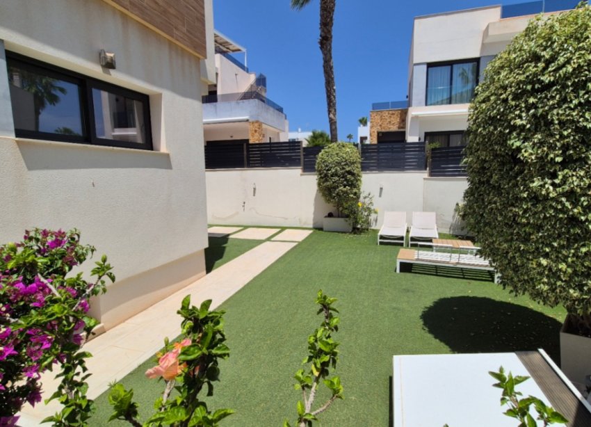 Resale - Villa - Torrevieja - Costa Blanca