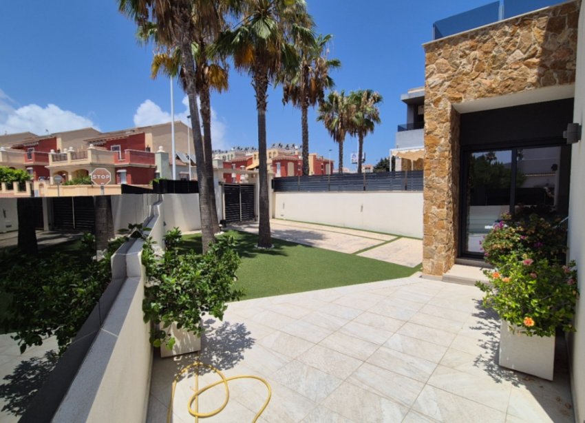Resale - Villa - Torrevieja - Costa Blanca