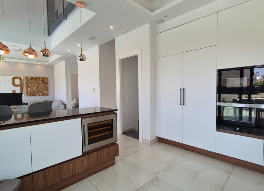 Resale - Villa - Torrevieja - Costa Blanca