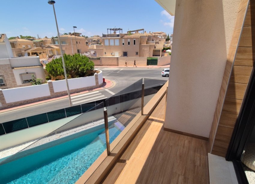 Resale - Villa - Torrevieja - Costa Blanca