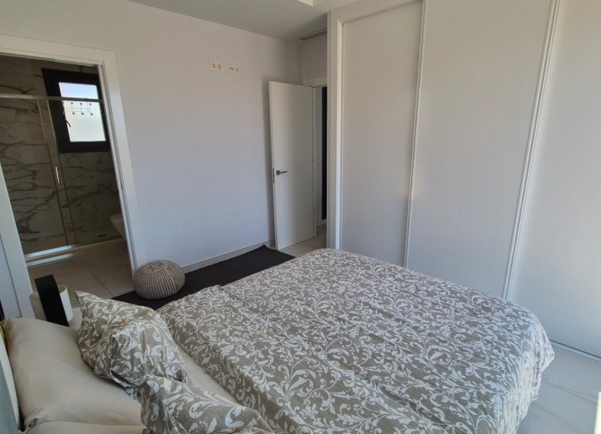 Resale - Villa - Torrevieja - Costa Blanca