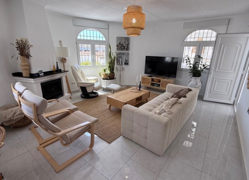 Resale - Villa - Torrevieja - Costa Blanca