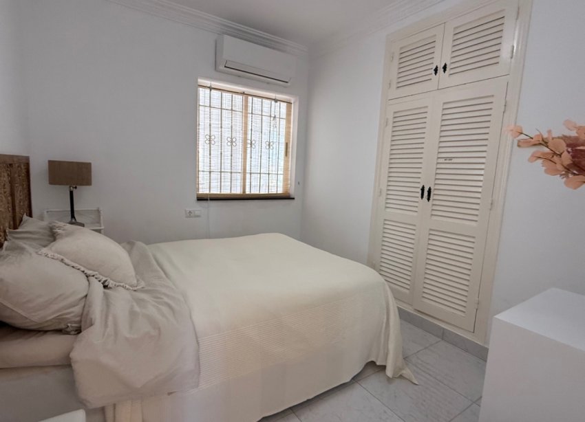 Resale - Villa - Torrevieja - Costa Blanca