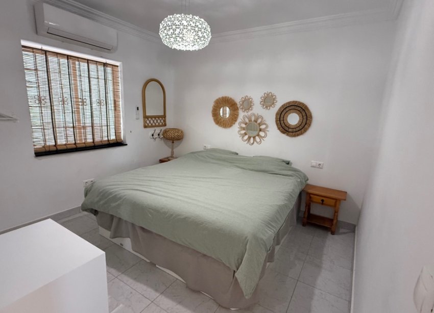 Resale - Villa - Torrevieja - Costa Blanca