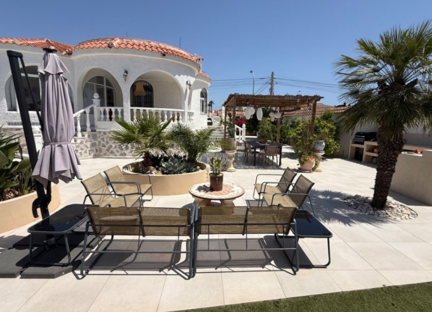 Resale - Villa - Torrevieja - Costa Blanca