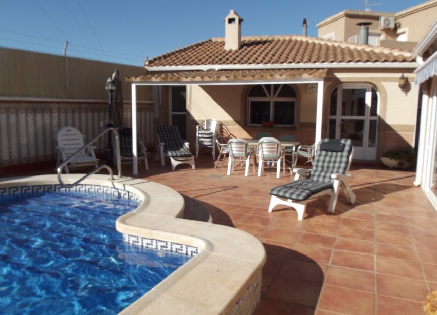 Resale - Villa - Torrevieja - El Chaparral