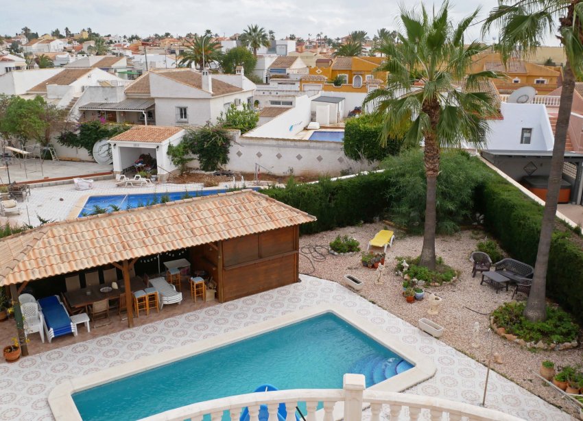 Resale - Villa - Torrevieja - El Chaparral